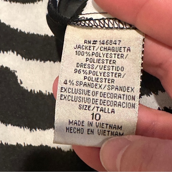 NWT Maya Brooke Women's Zebra Print Soft Duster Semi Sheer Shoulder Pads Size 10 - Picture 12 of 12